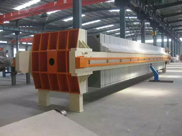 1500型全自動(dòng)廂式壓濾機(jī).jpg