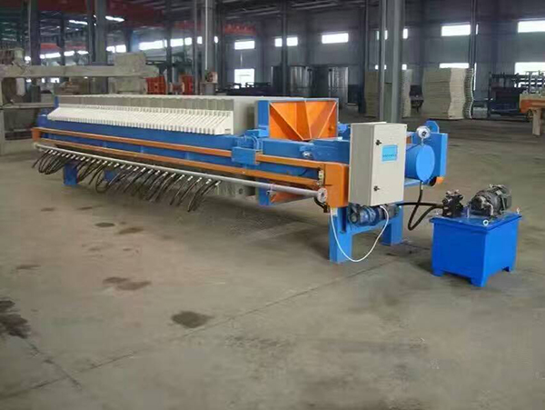 全自動(dòng)隔膜壓濾機(jī).jpg